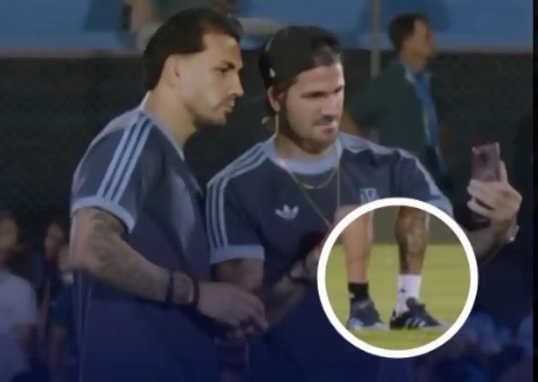 El ritual entre De Paul y Paredes tuvo un toque especial ante Uruguay