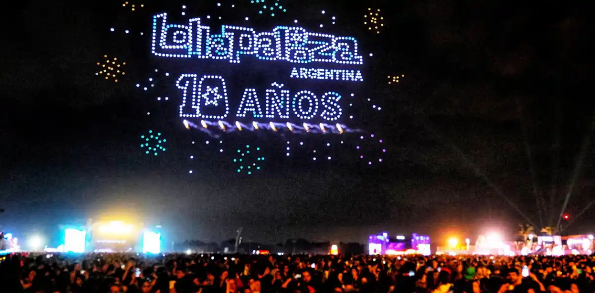 El increíble show de drones que dio inicio al espectáculo. 