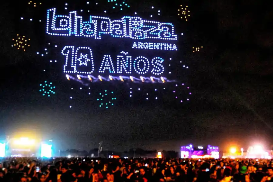 El increíble show de drones que dio inicio al espectáculo. 