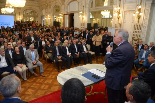 600x400_osvaldo-jaldo-firmo-acuerdo-programa-casa-propia-construir-futuro-foto-prensa-gobierno-1076302-132204.webp