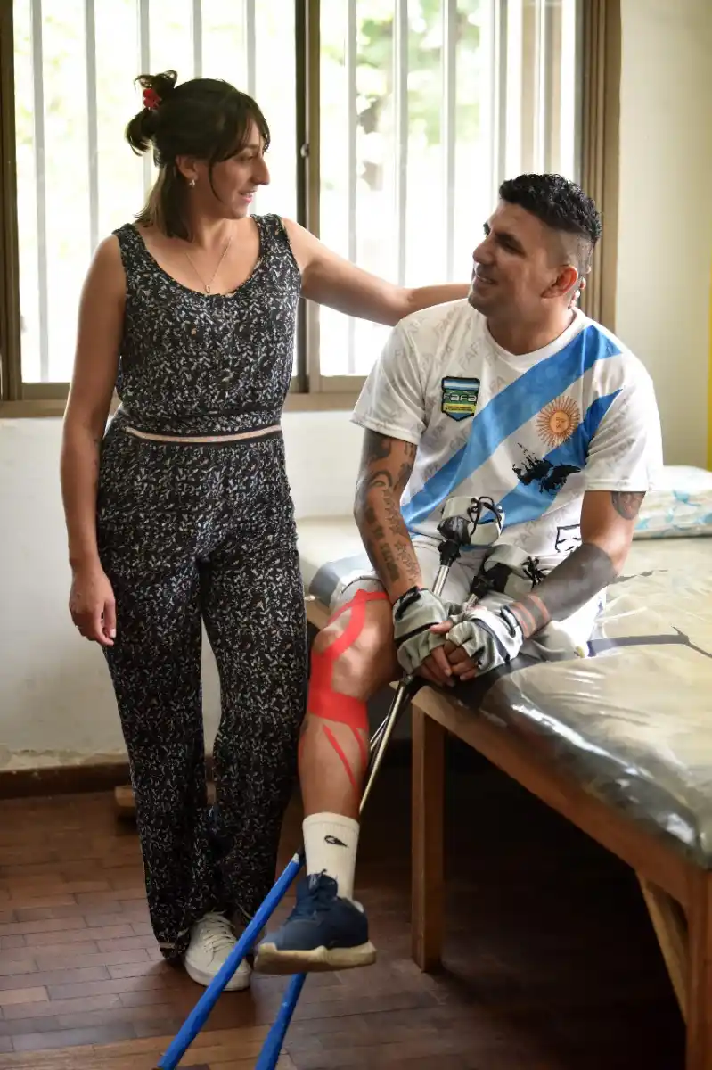 EL SOSTÉN. Cristina es la compañera de vida de “Kike” Carabajal.