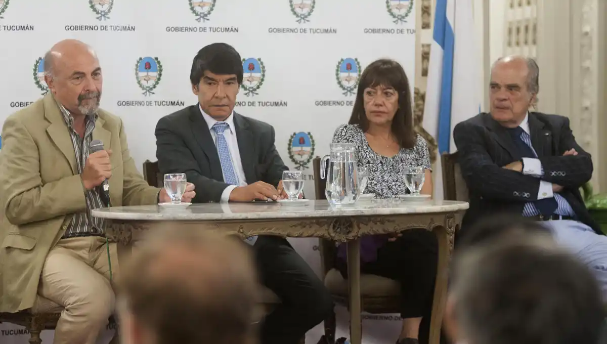 COLECCIÓN DEL BICENTENARIO. La presentación oficial: Tío Vallejo, Saguir, Acevedo, Bravo y Páez de la Torre.