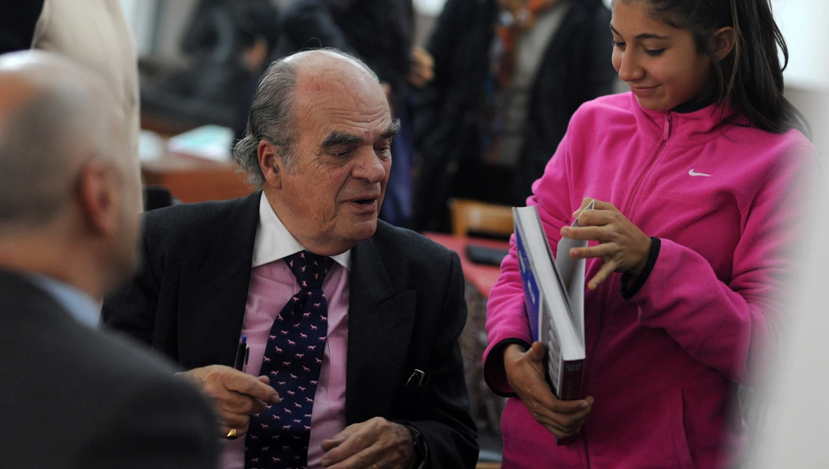 SIEMPRE ATENTO. Para cada consulta Páez de la Torre tenía una respuesta. Y con la sonrisa a flor de labios.