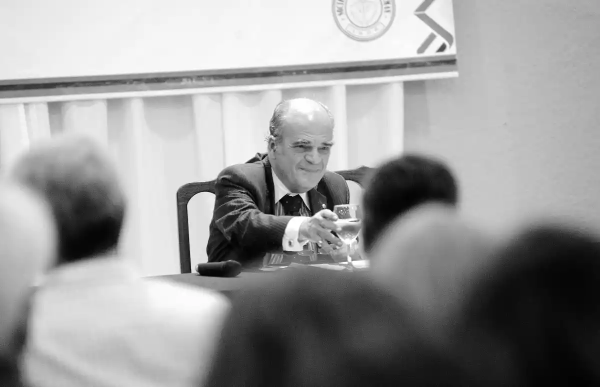 Ningún estudioso de la historia puede ignorar a Carlos Páez de la Torre (h)