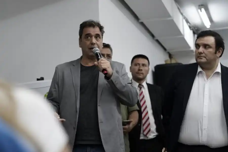 DESEMBARCO LIBERTARIO. Lisandro Catalán comenzó a mostrar la propuesta de La Libertad Avanza.