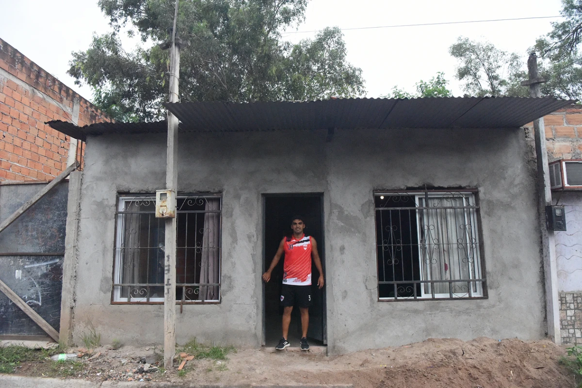 Juan Carabajal quiere cumplir el sueño de terminar su casa.