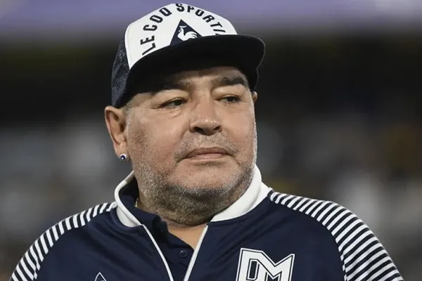 Los estremecedores detalles de la autopsia a Maradona: tres litros de agua en el abdomen y 12 horas de agonía