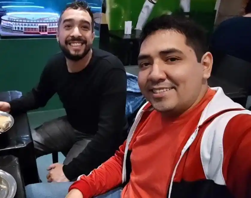 COMPAÑEROS DE LA UNT. Sebastián y Gustavo son compañeros de proyecto en la materia final de su carrera. / INSTAGRAM @sebas_astesana