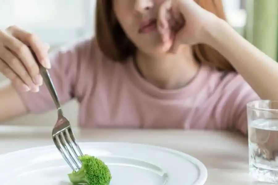 Trastornos alimentarios: qué conceptos virales incitan a los chicos a dejar de comer