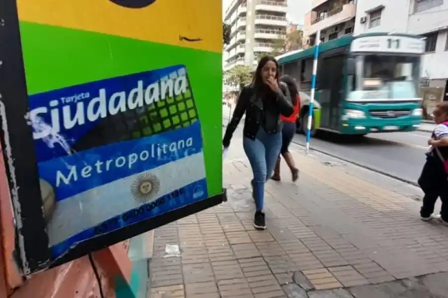 CIUDADANA. Cada vez es más complicado ponerle saldo. 