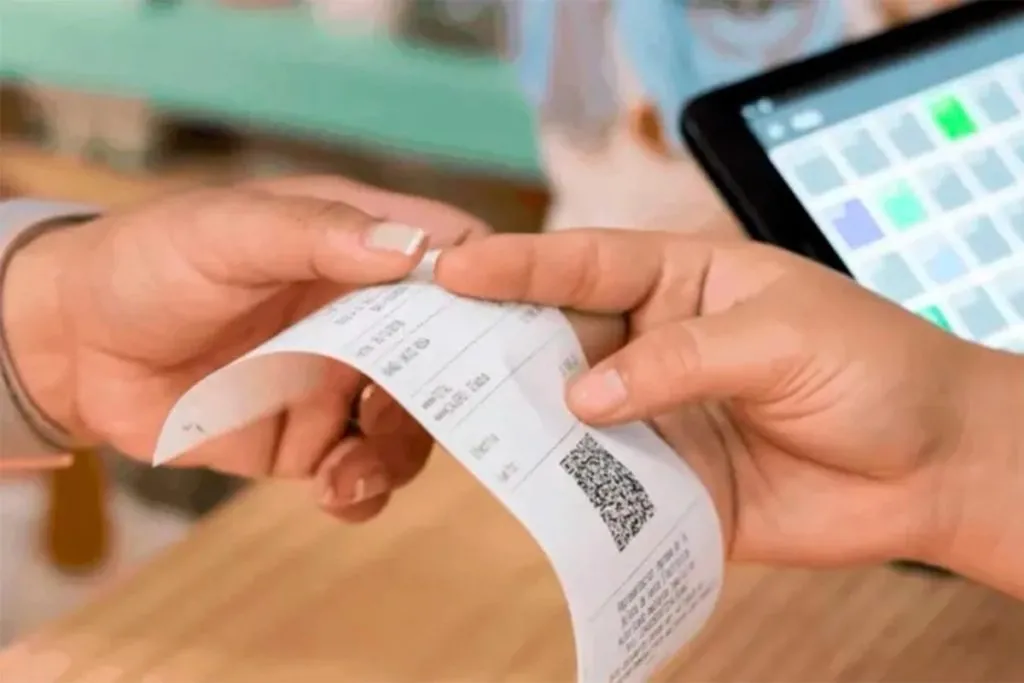 Transparencia fiscal: las facturas deberán detallar el IVA en bienes y servicios desde abril