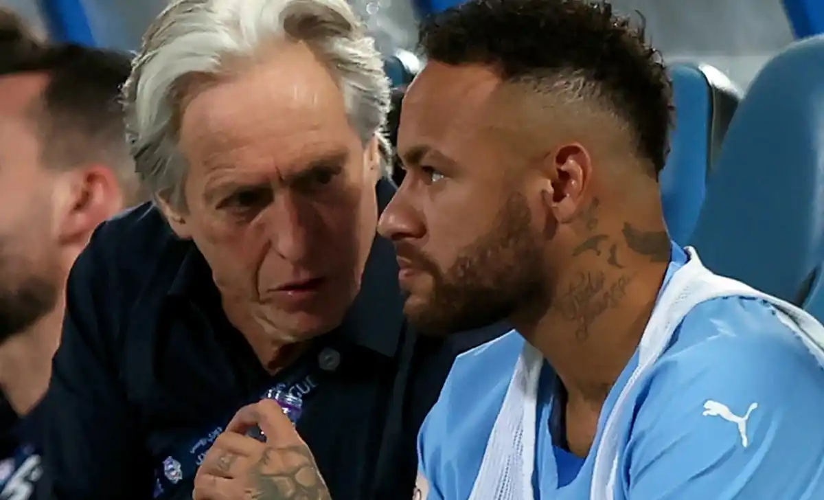 DESENCUENTROS. Durante su paso por Al Hilal, el astro brasileño no mantuvo una buena relación con el entrenador portugués.