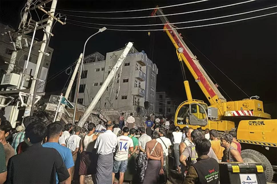 REGIONES AFECTADAS. Los esfuerzos de rescate y ayuda están en marcha en Sagaing, Mandalay, Magway, Bago, en el noreste Shan y Naypyitaw.