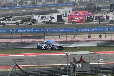 Insólito: el Safety Car del MotoGP chocó contra el muro de contención