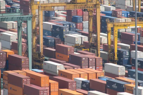 El superávit comercial trepó a U$S608 millones en mayo, pese a que las exportaciones cayeron por primera vez desde 2023