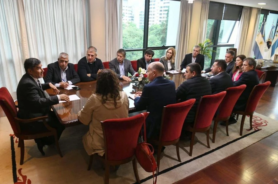 ANTICIPO. Acevedo se reunió la semana pasada con los jefes de las bancadas.
