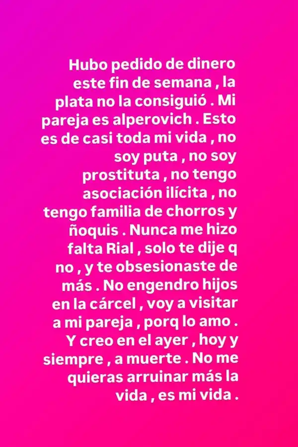 REACCIÓN. En una historia, Marianela Mirra apuntó contra Rial. 