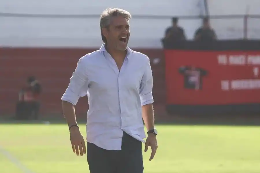 Juan Manuel Sara en el encuentro entre el Deportivo Maipú y San Martín de Tucumán. Foto: Cristian Lozano/UNO.