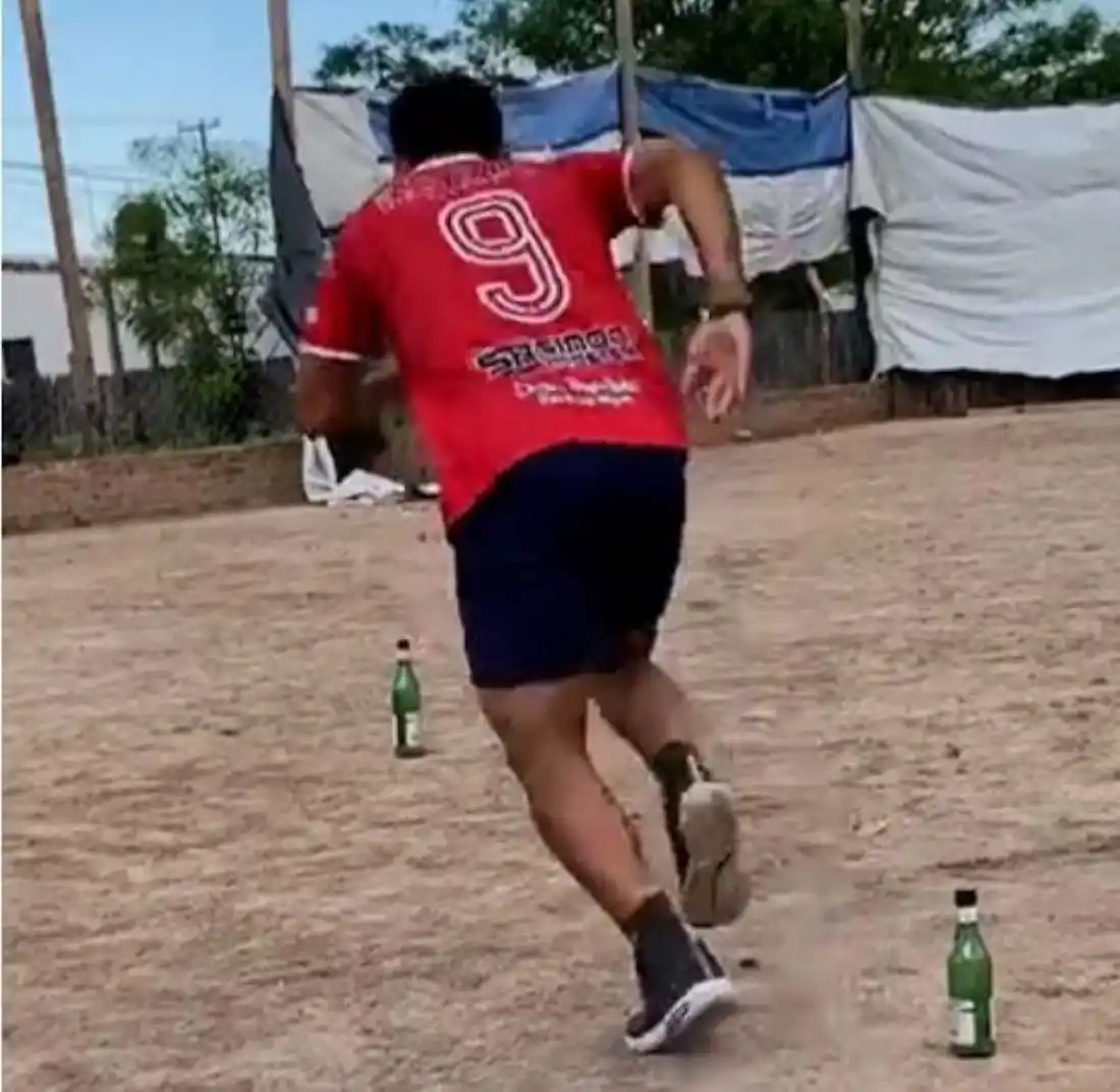 Diego Armando Díaz: le hizo honor a su nombre forjando su pegada con botellas de fernet