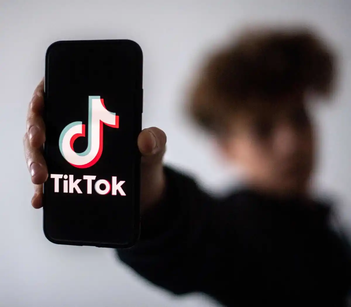 El temor de los padres ante los nuevos y abusivos retos en las redes: Les prohibí que usen TikTok, pero no tuvo sentido