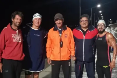 Los nadadores tucumanos cruzaron el Río de La Plata