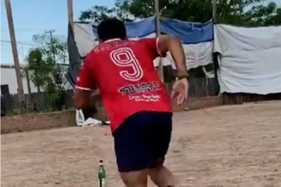 Diego Armando Díaz: le hizo honor a su nombre forjando su pegada con botellas de fernet