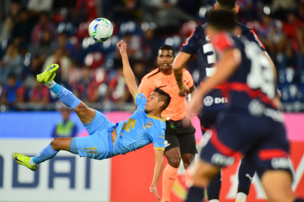 El primer gol de la Copa Libertadores es un candidato al Puskás: mirá el tanto de Bolívar