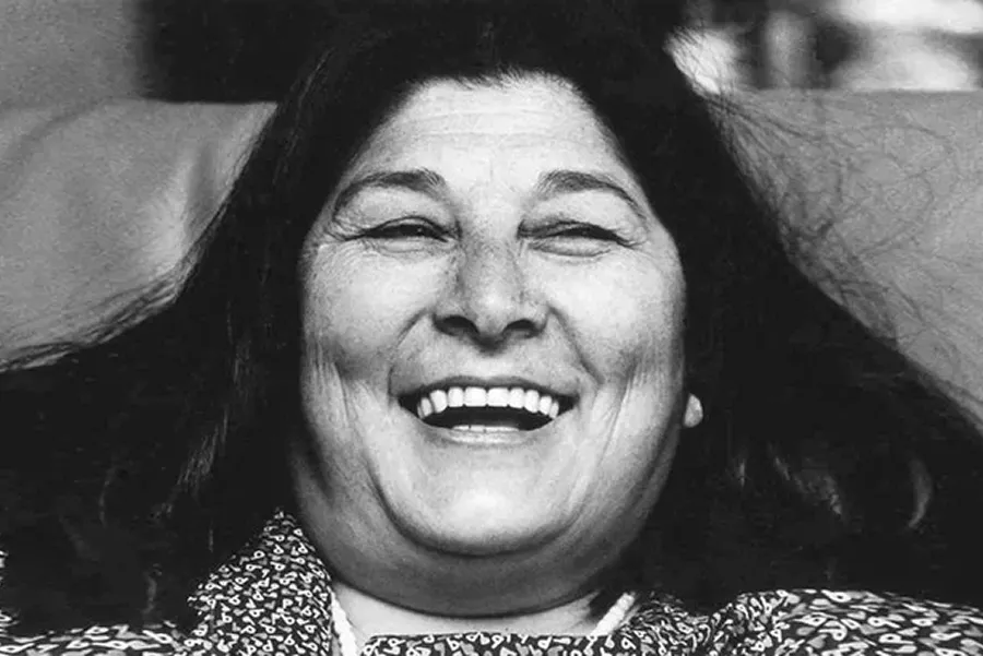 Mercedes Sosa en el top 10 Billboard de mejores cantantes pop latinas