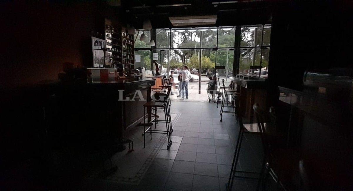 APAGÓN. Los comercios y bares sufrieron las consecuencias del corte de luz.
