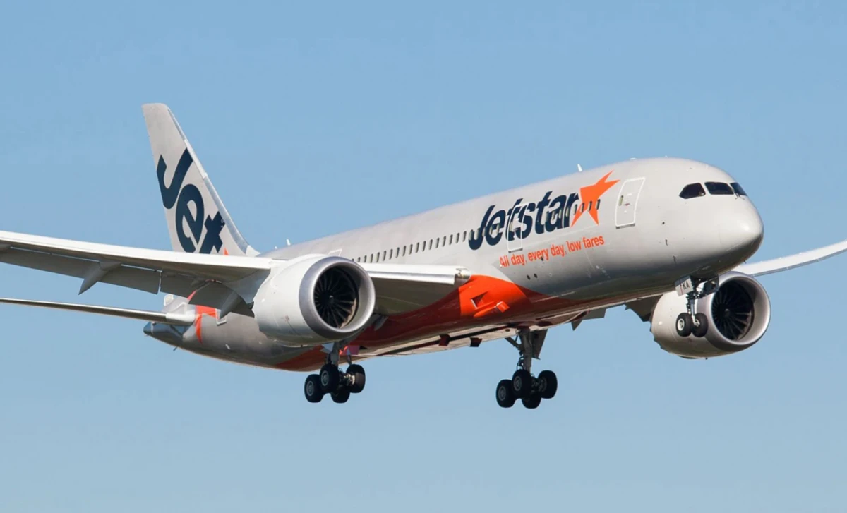 El avión de Jetstar debió volver a su lugar de origen.