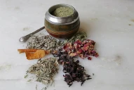 La hierba ideal para el mate: ayuda a desinflamar el abdomen, aliviar dolores y combatir el cansancio