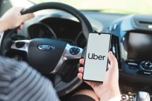 Carlos Arnedo defendió las apps de transporte: Los vecinos ya las eligieron, hay que regularlas