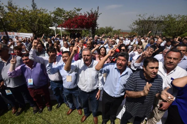 El oficialismo tucumano activa el año electoral en el Congreso del PJ