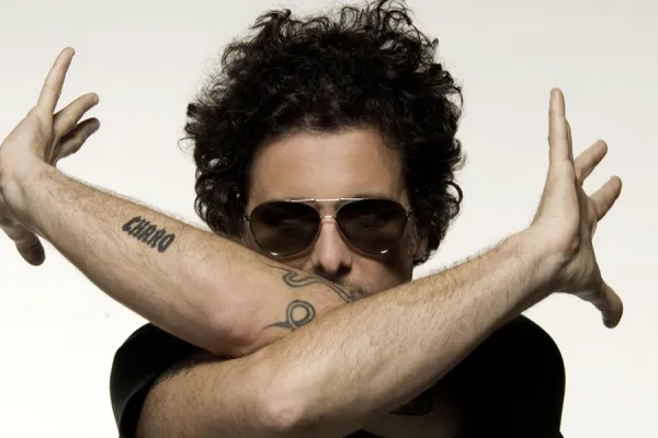 Alertan por venta de entradas falsas para el show de Calamaro en Tucumán