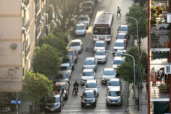 Gerardo Isas: “las calles son para transitar, no para estacionar”