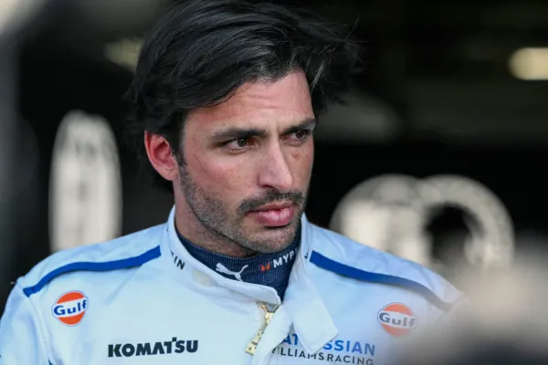 El insólito momento que protagonizó Carlos Sainz en las prácticas libres del Gran Premio de Suzuka