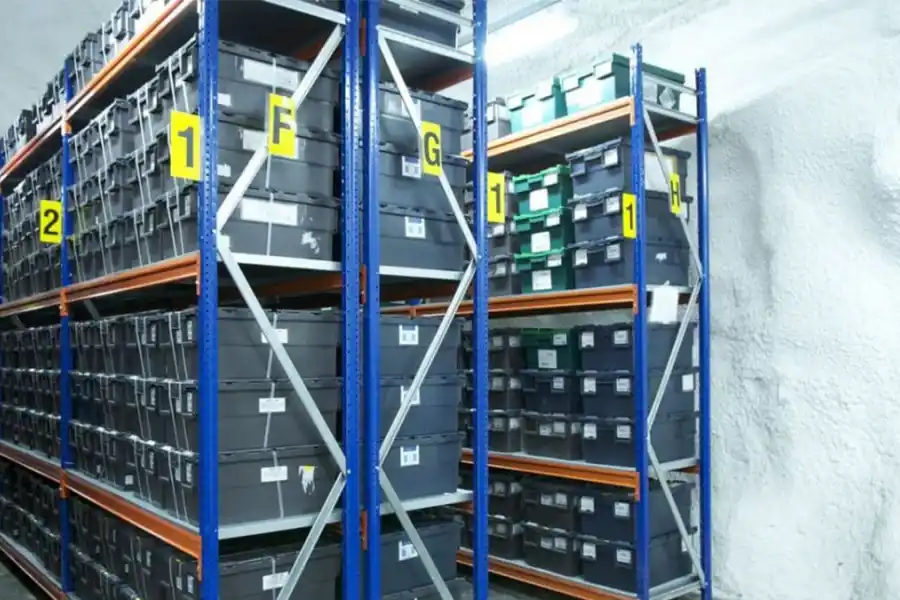 LA BÓVEDA DEL FIN DEL MUNDO. En el almacén se guardan semillas de todas las plantas.