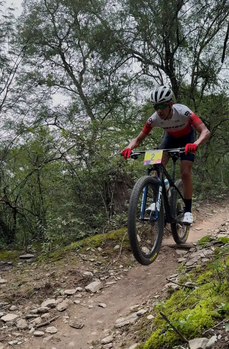 Álvaro Macías fue una aplanadora en el mountain bike