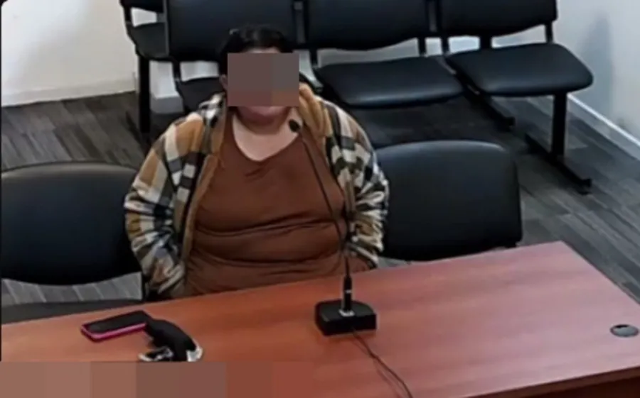 Abrió la puerta del auto y causó una tragedia