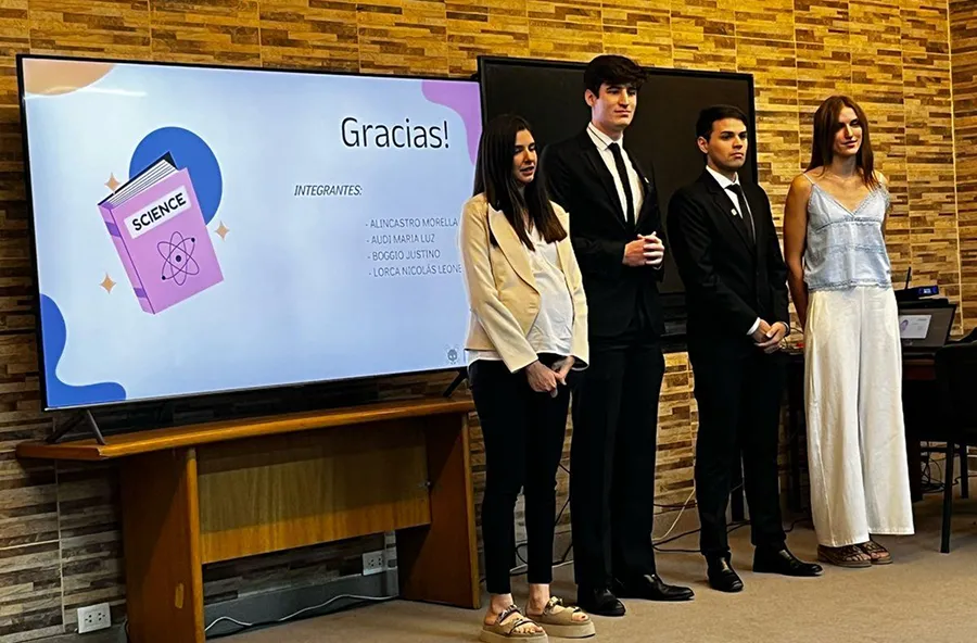 INGENIEROS. Los involucrados en el proyecto Stuart son Morella Alincastro, Justino Boggio, Leonel Lorca y Luz Audi. / CORTESÍA JUSTINO BOGGIO