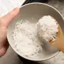 El secreto para que el arroz quede en su punto: errores que debes evitar al cocinarlo