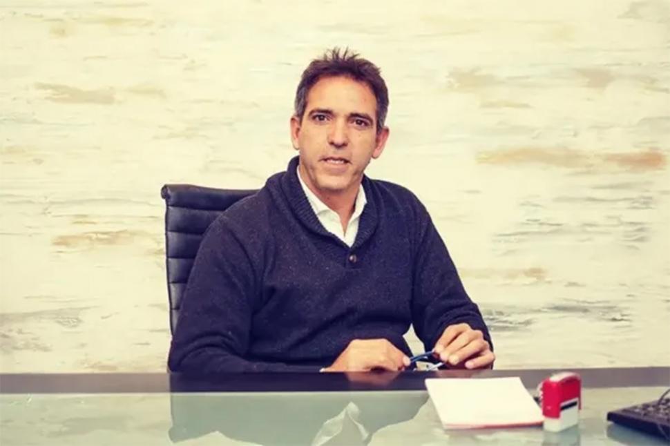 VÍCTIMA. Ángel Salas estaba por cruzar la calle cuando lo atropellaron.
