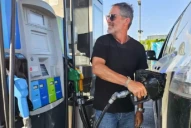 El Gobierno oficializó el autoservicio de combustibles en estaciones de servicio