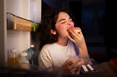 ¿Hasta qué hora cenar para evitar picos de glucosa en sangre?