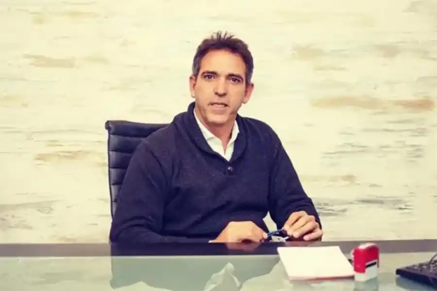 VÍCTIMA. Ángel Salas estaba por cruzar la calle cuando lo atropellaron.