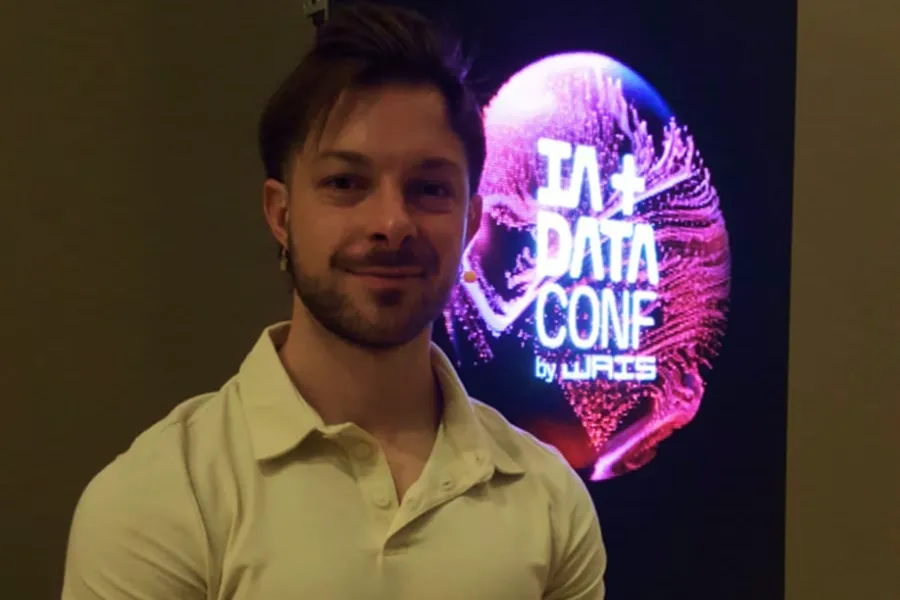 ORGANIZADOR. Ignacio Schuttemberger, cofundador de Wais, durante la conferencia sobre datos e IA que organizó. / JOSÉ NUNO, LA GACETA.