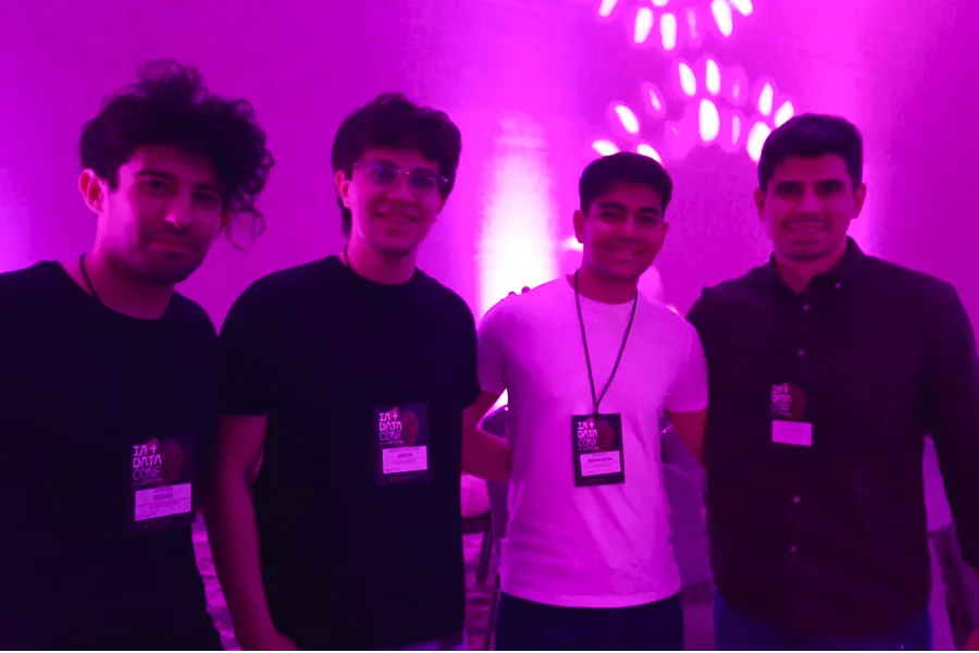 UN GRAN EQUIPO. Marcos, Manuel y Lisandro asistieron junto a su jefe Lucas para aprender. / JOSÉ NUNO, LA GACETA