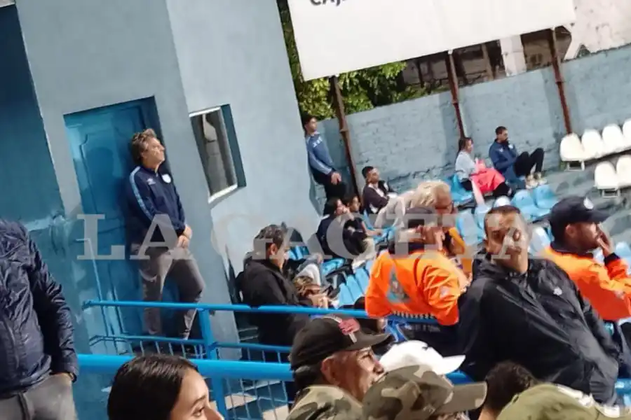 Velas, habanos, limpiezas de energía y una presencia enigmática en el triunfo de Atlético Tucumán