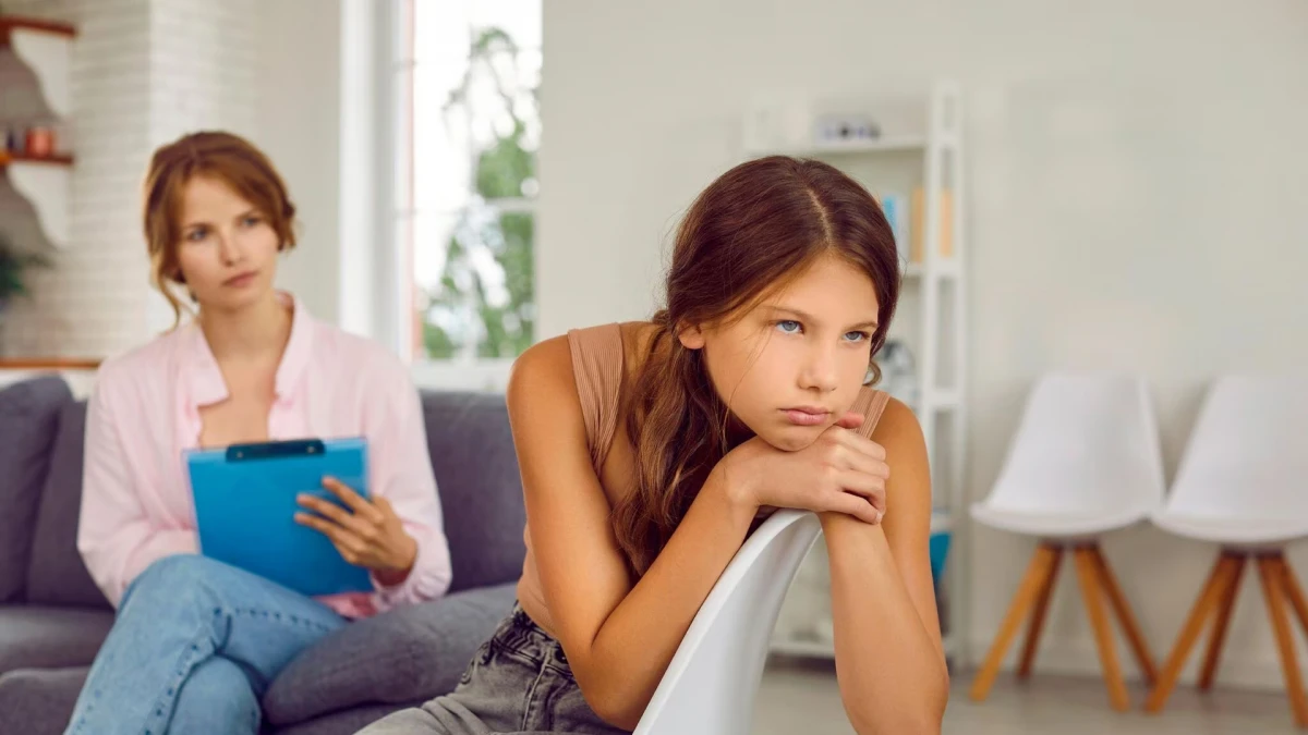 SALUD MENTAL ADOLESCENTE. El TDAH ya representa casi uno de cada diez ingresos hospitalarios por trastornos mentales en jóvenes de entre 11 y 17 años. / FREEPIK