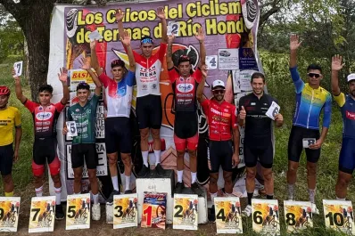 El ciclista Julián Mena brilló en la prueba interprovincial de Termas de Río Hondo